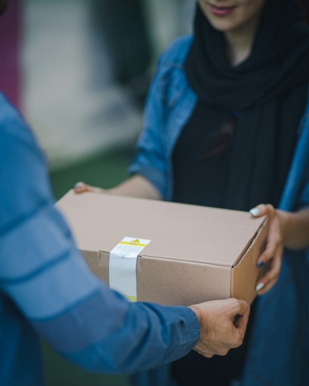 Package & Parcel Delivery